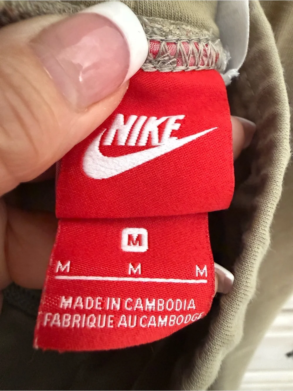 Nike Air High-Waist Colorblocked Leggings in khaki and Black